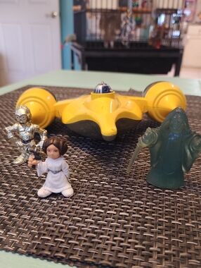 Star Wars Yellow Naboo Submarine Playset with 3 Figures, Playskool